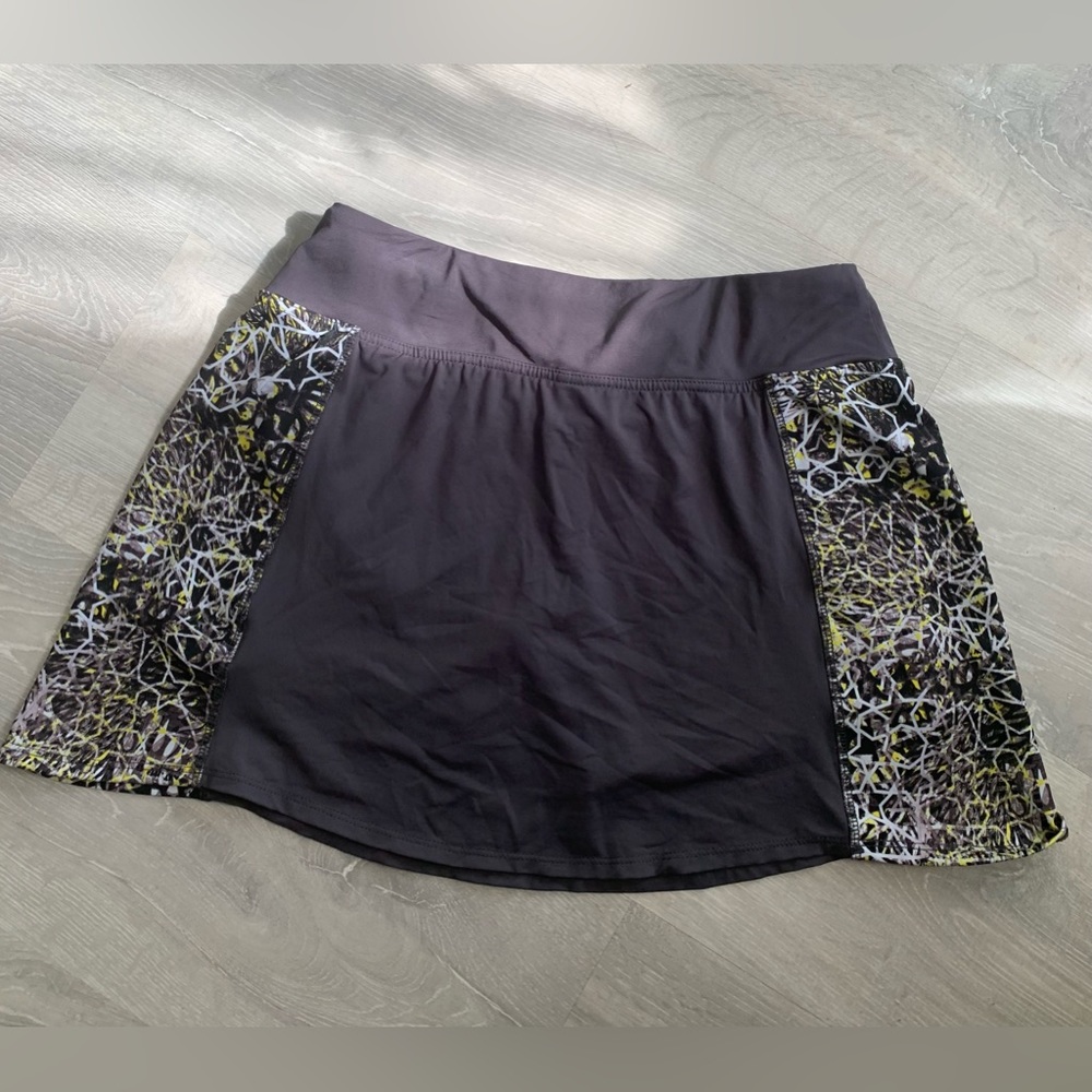 Lija Sz S Grey and Yellow Skorts - Picture 1 of 10